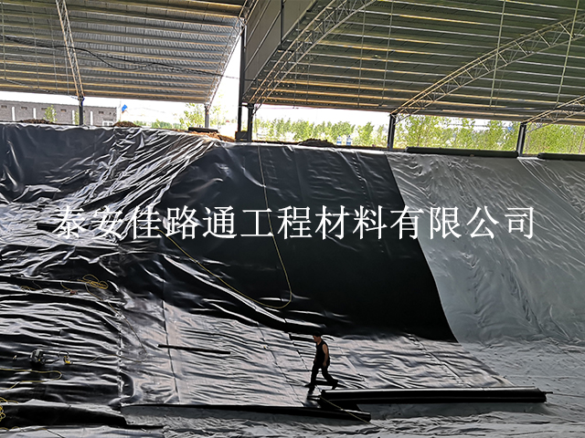 雨季須關(guān)注防滲膜基本施工措施 雨季須關(guān)注防滲膜基本施工措施