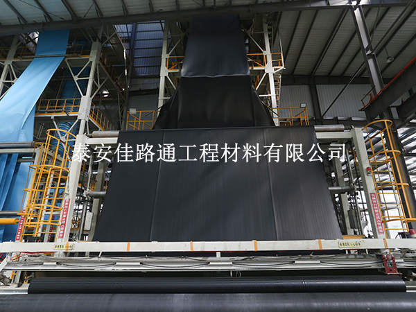 冬季對沼氣池土工膜的“呵護(hù)”須格外謹(jǐn)慎 冬季對沼氣池土工膜的“呵護(hù)”須格外謹(jǐn)慎
