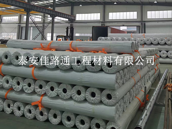 固體尾礦庫(kù)防滲土工膜的焊接工作刻不容緩 固體尾礦庫(kù)防滲土工膜的焊接工作刻不容緩
