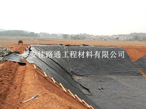魚塘防滲膜施工中有哪幾個(gè)問題須注意？