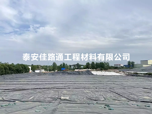 蓄水池防滲膜的固定方法:簡潔而高效的施工技巧 蓄水池防滲膜的固定方法:簡潔而高效的施工技巧