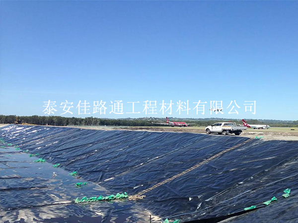 如何選擇高性價(jià)比的養(yǎng)殖防滲膜 如何選擇高性價(jià)比的養(yǎng)殖防滲膜